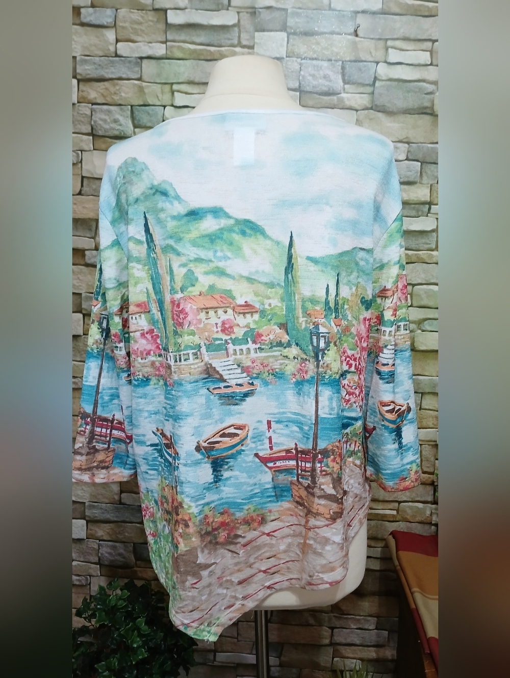 Alfred Dunner European Lake Scene Print Top Sequined Women's LP - Picture 2 of 4